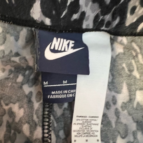 Nike 7/8 length animal print leggings - Picture 3 of 4